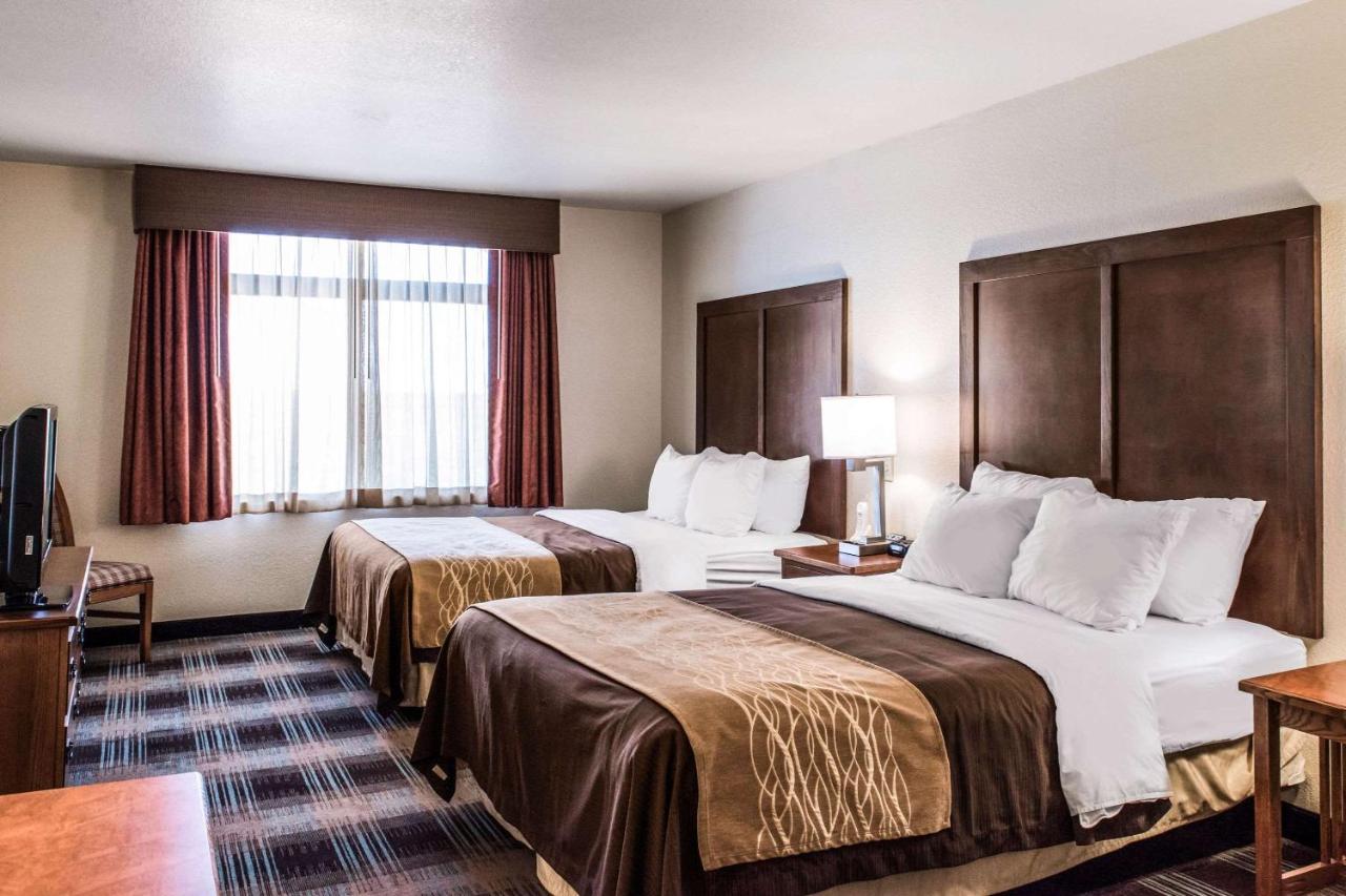 Queen Room with Two Queen Beds at Comfort Inn & Suites Sheridan