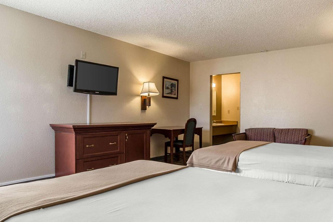 | Rodeway Inn Cheyenne East