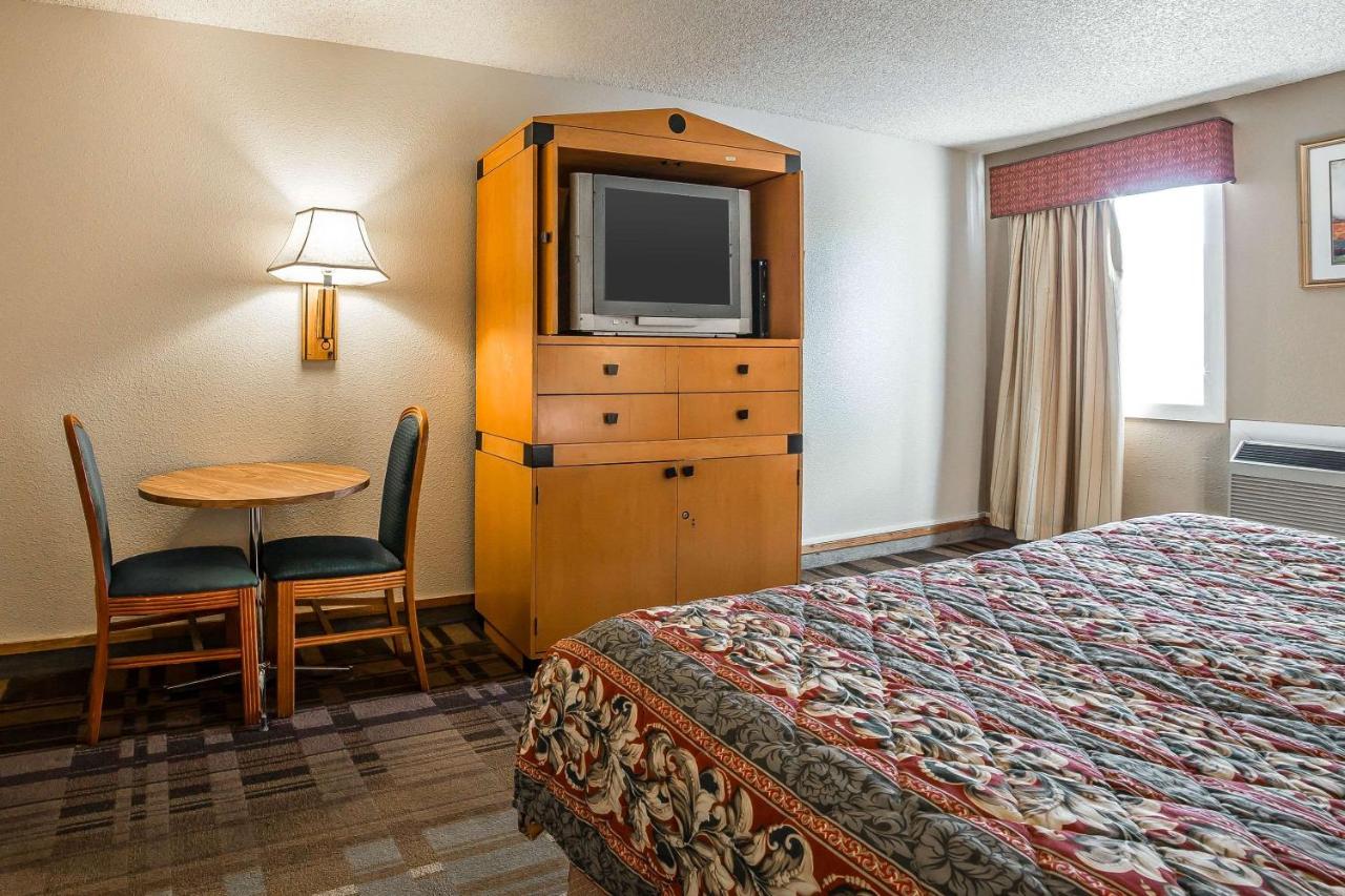 | Rodeway Inn Cheyenne East