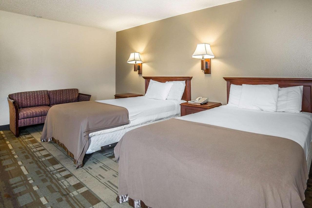 | Rodeway Inn Cheyenne East