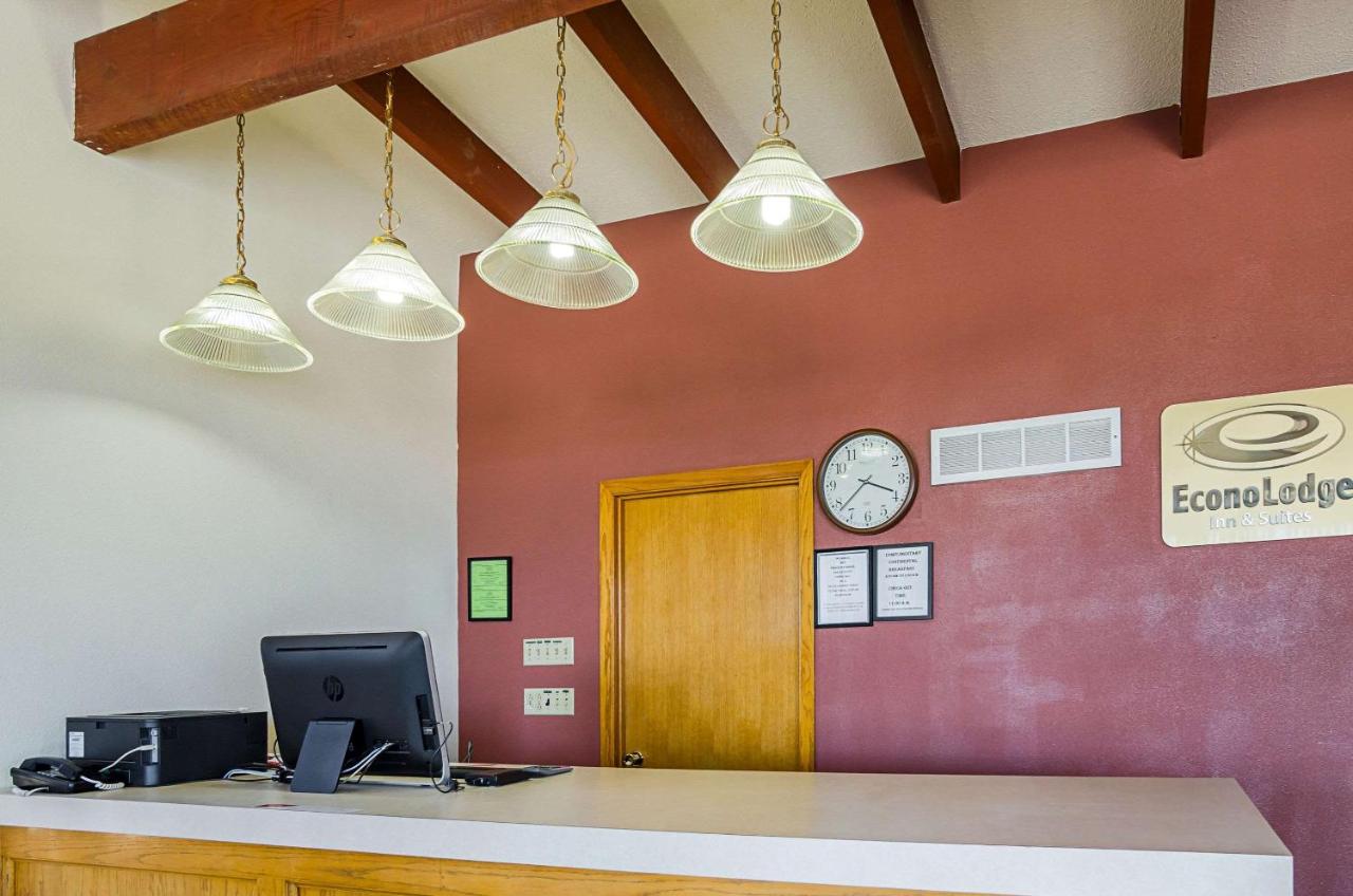 | Econo Lodge Wakeeney