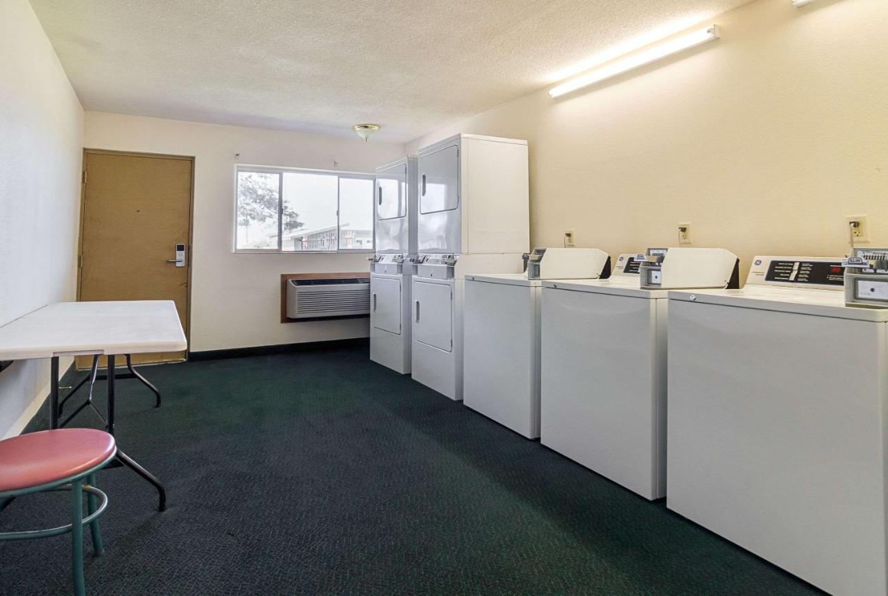 | Econo Lodge Wakeeney