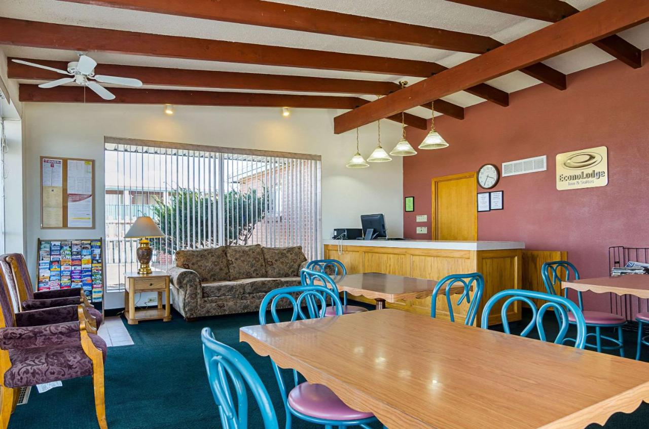 | Econo Lodge Wakeeney