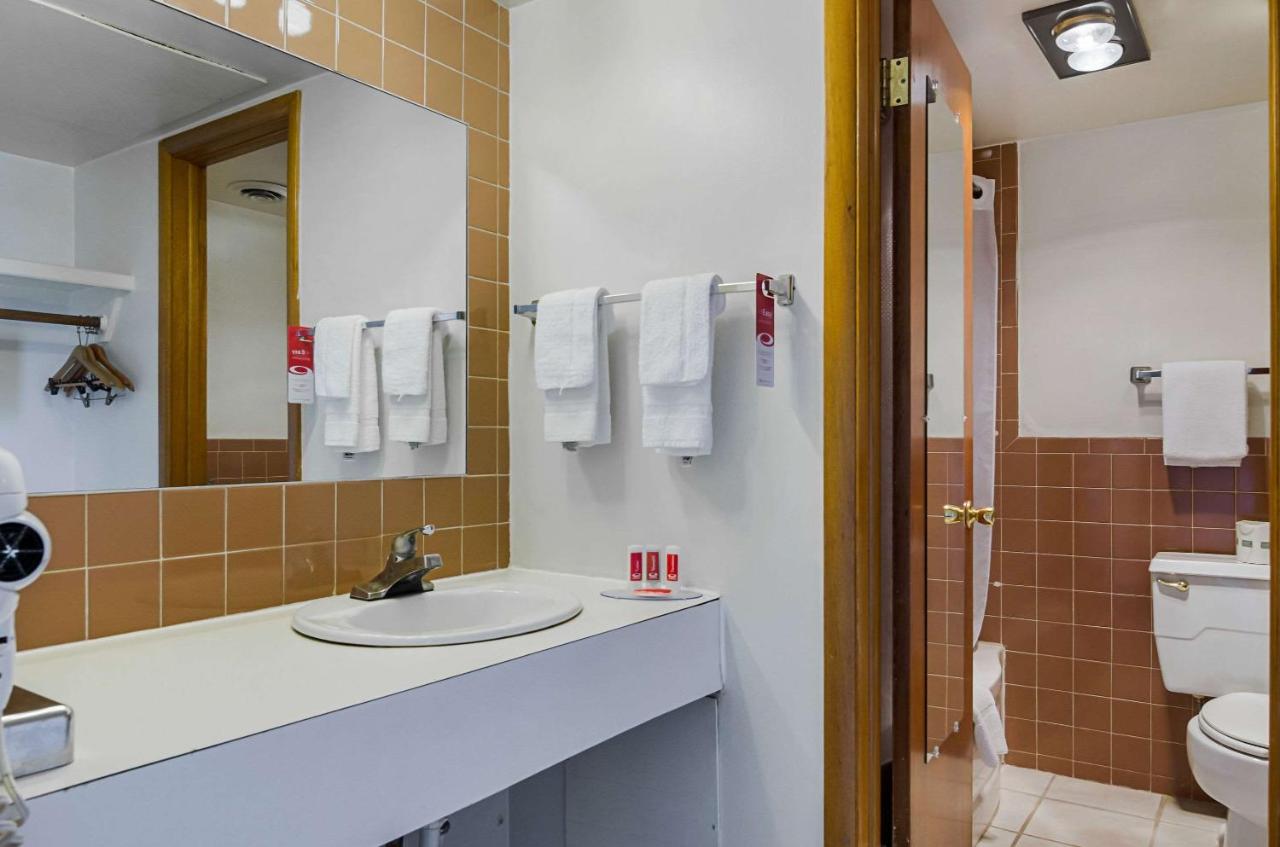 | Econo Lodge Wakeeney