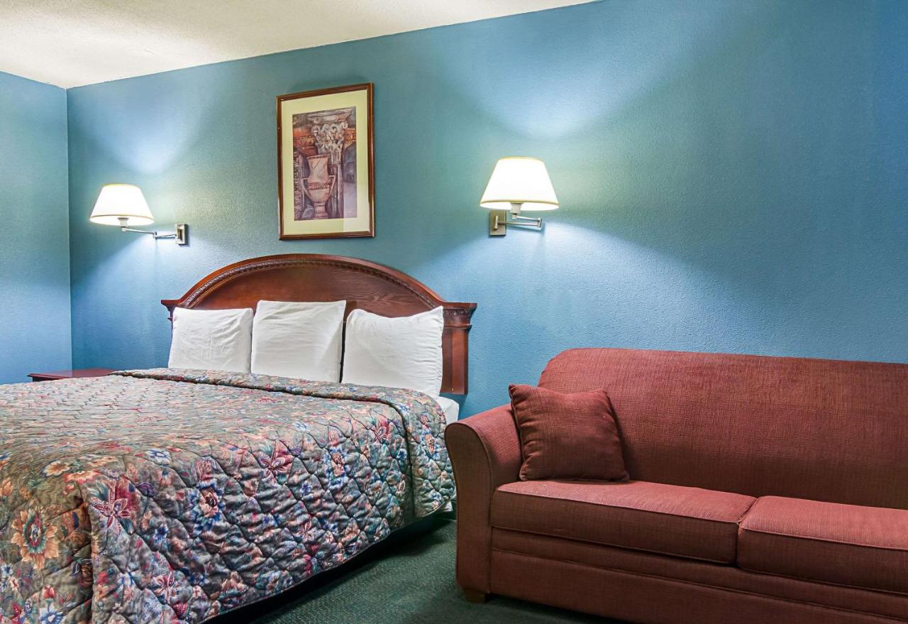 | Econo Lodge Wakeeney