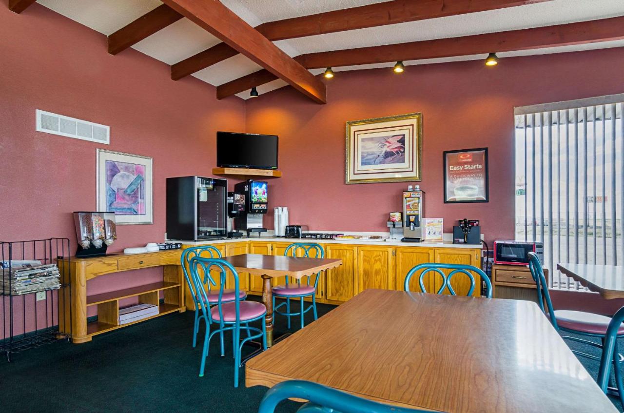 | Econo Lodge Wakeeney
