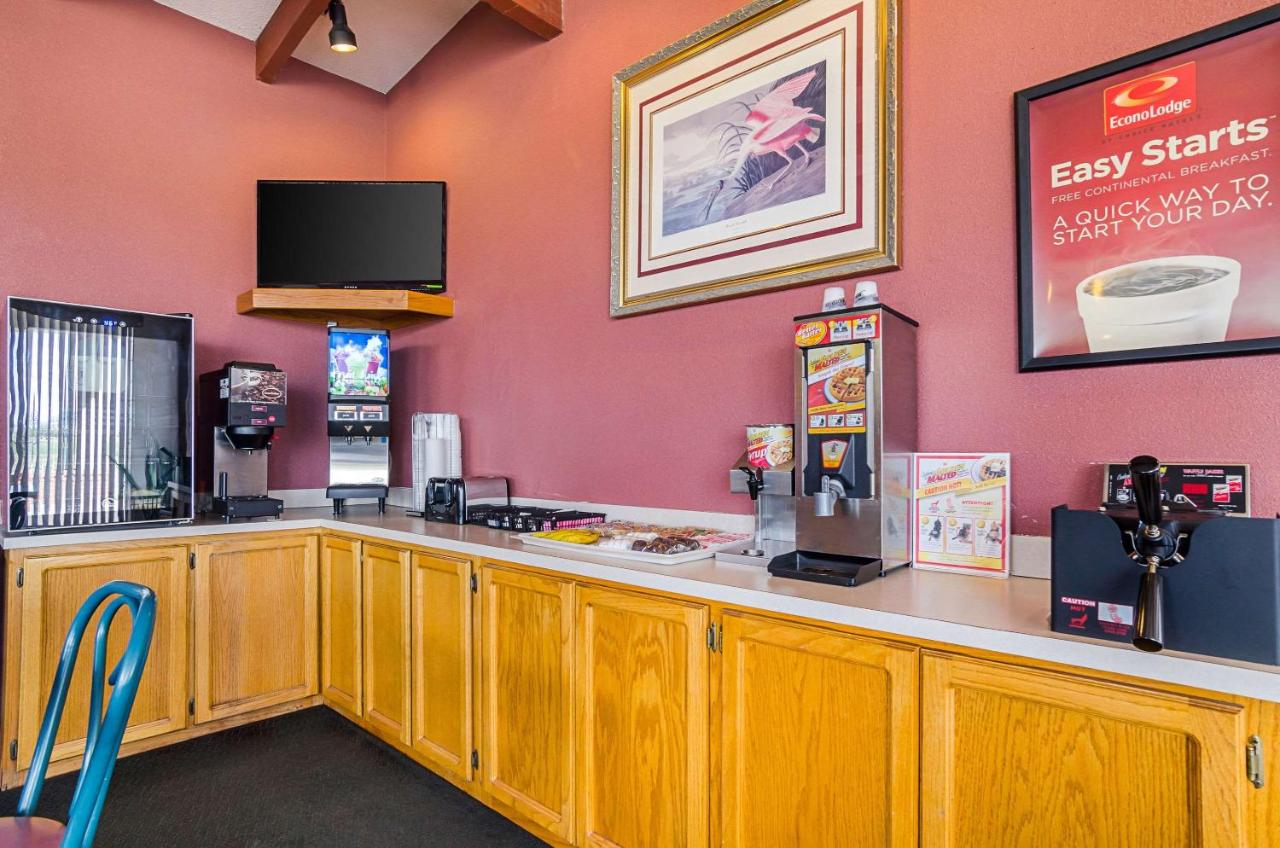 | Econo Lodge Wakeeney
