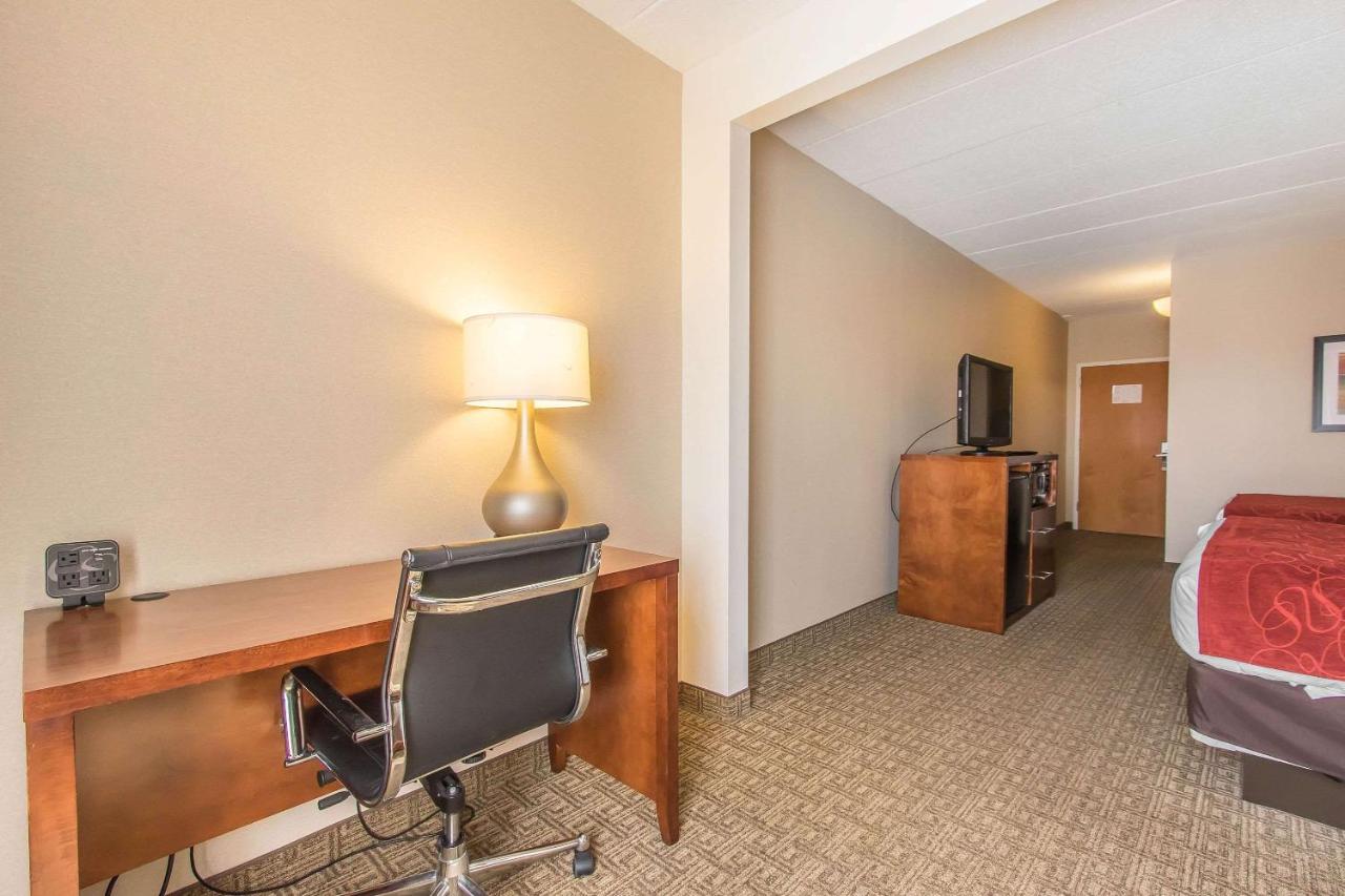 Queen Suite with Two Queen Beds - Non-Smoking at Comfort Suites Richmond