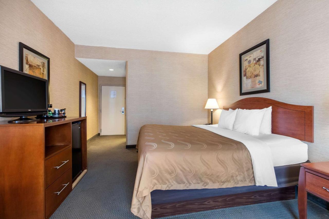 | Quality Inn & Suites Benton - Draffenville