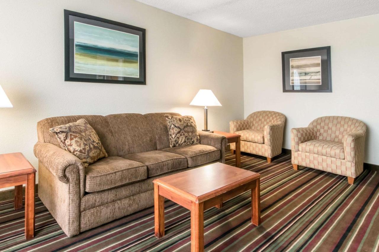 | Quality Inn & Suites - Horse Cave