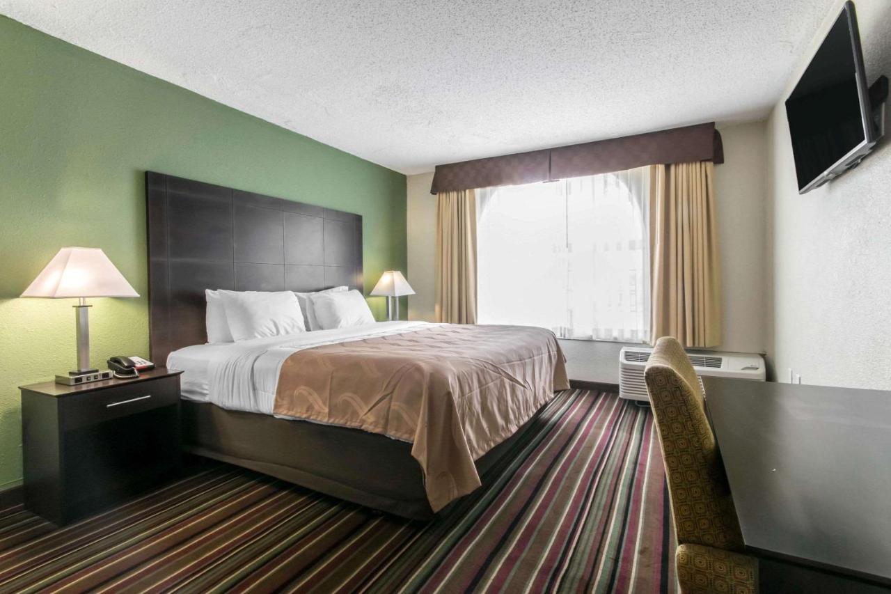 | Quality Inn & Suites - Horse Cave