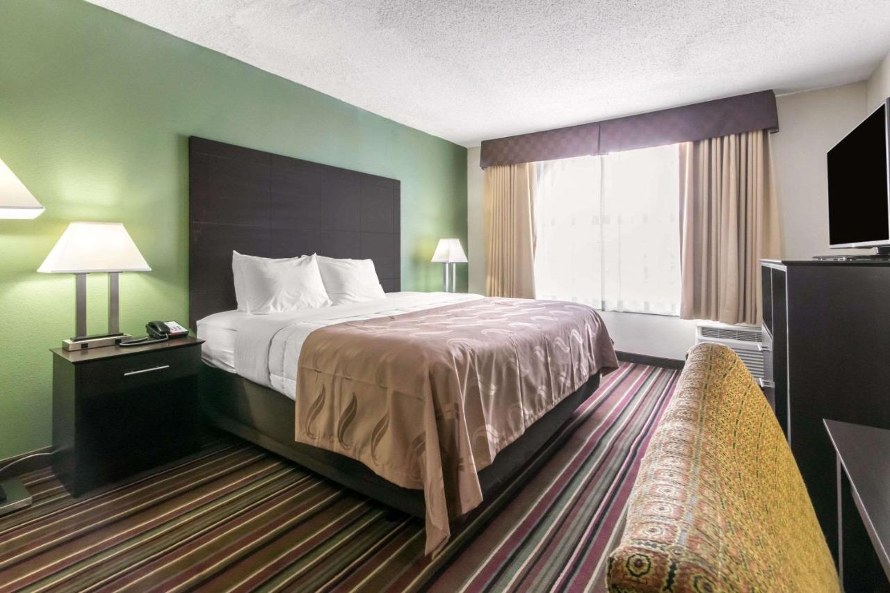 | Quality Inn & Suites - Horse Cave