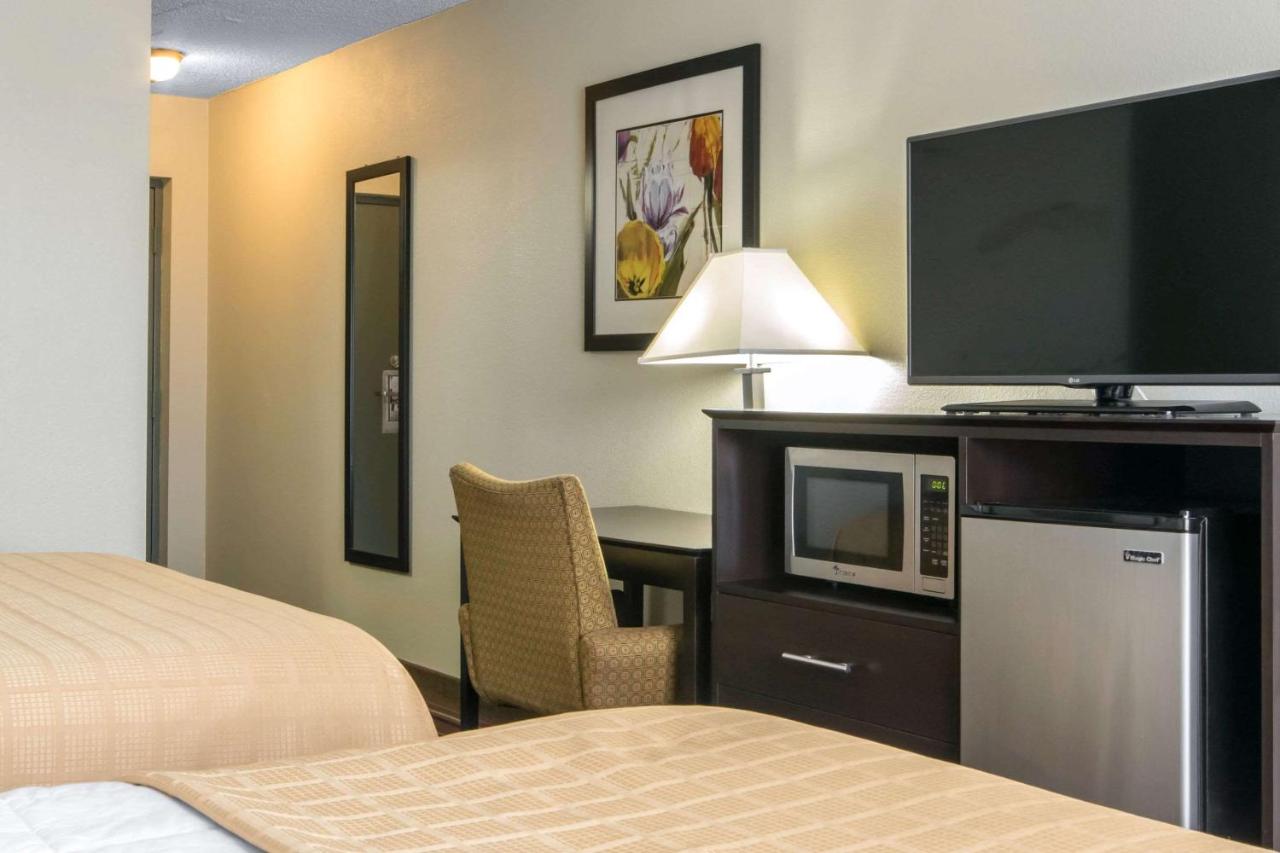 | Quality Inn & Suites - Horse Cave