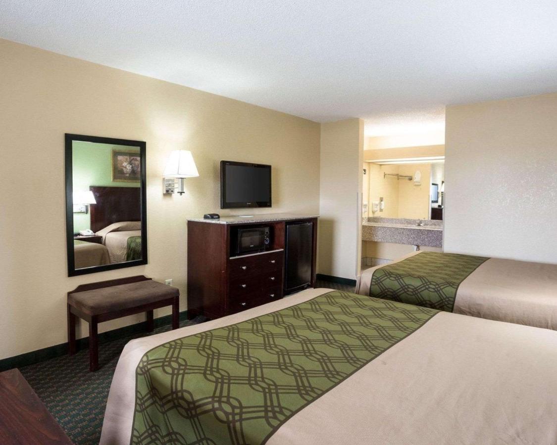 Queen Room with Two Queen Beds - Non-Smoking at Rodeway Inn & Suites New Orleans Gentilly