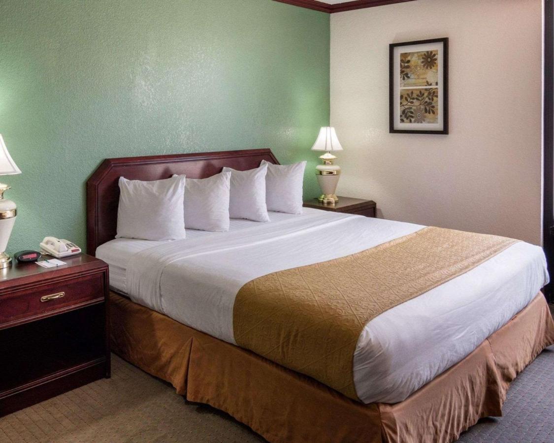 King Room - Non-Smoking at Quality Inn Shreveport Airport