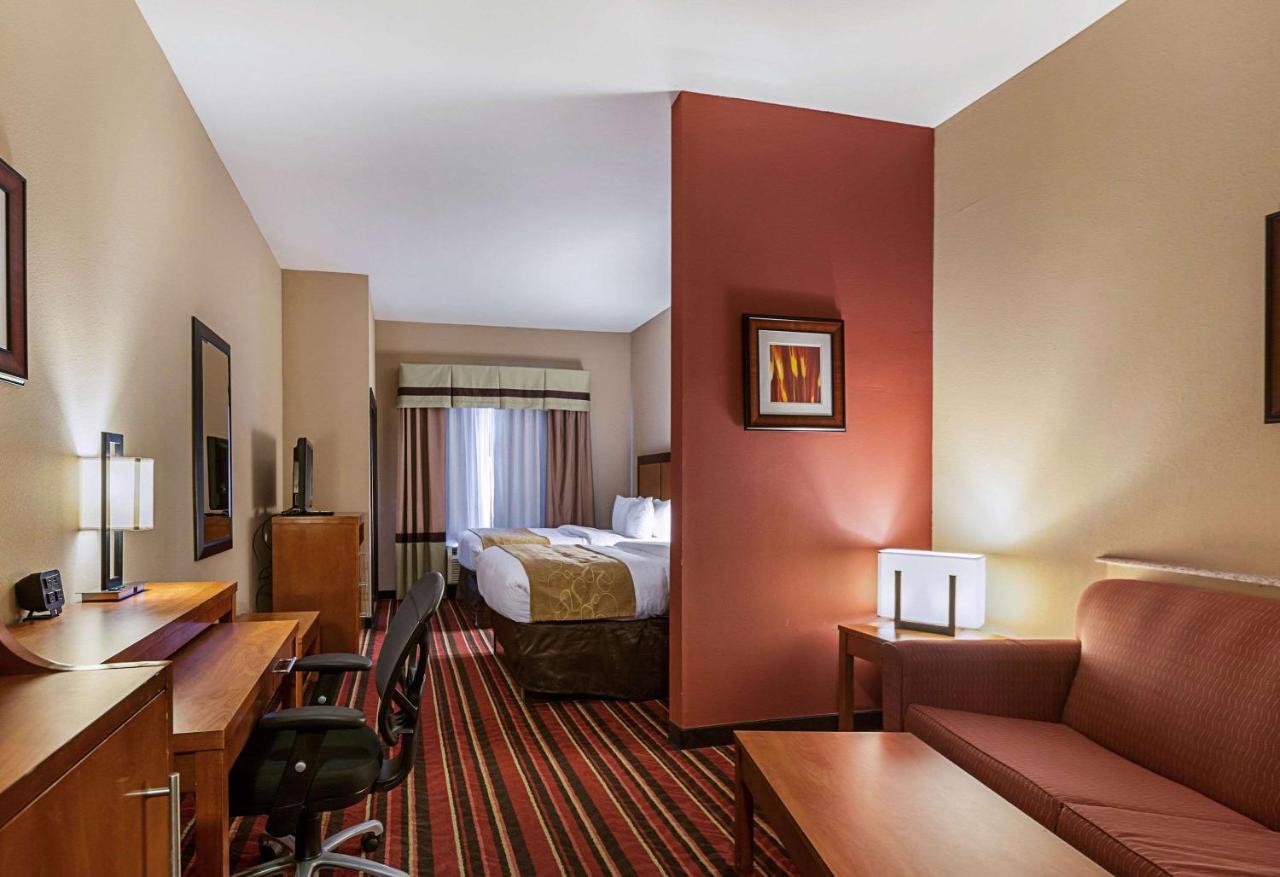 Superior Double Room at Comfort Suites Sulphur - Lake Charles