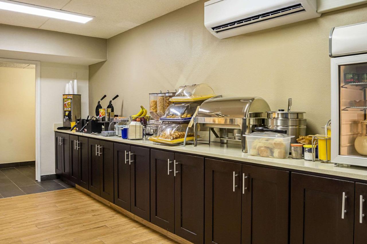 | Quality Inn & Suites Clackamas - Portland
