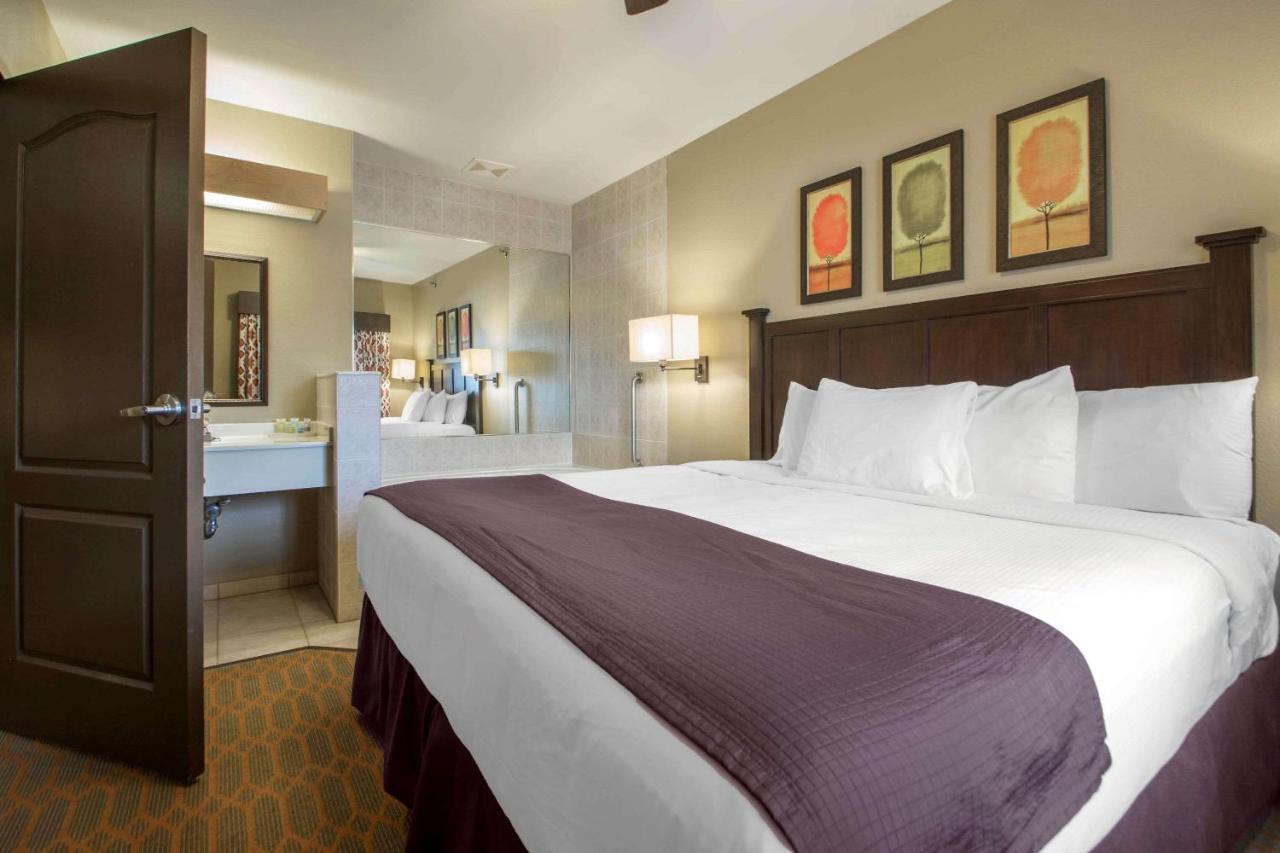 Two-Bedroom Suite at Bluegreen Vacations Odyssey Dells Resort