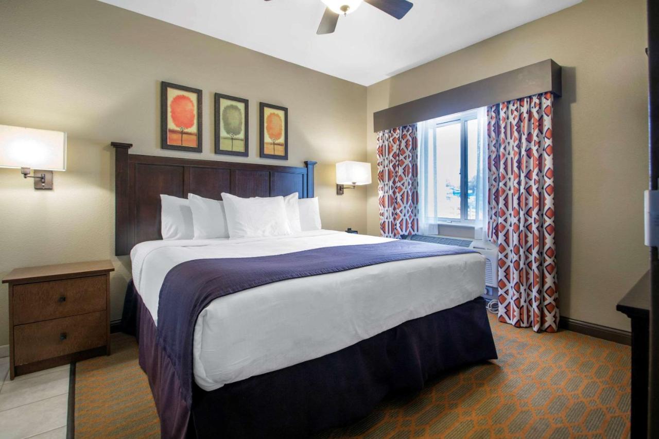 Two-Bedroom Suite at Bluegreen Vacations Odyssey Dells Resort