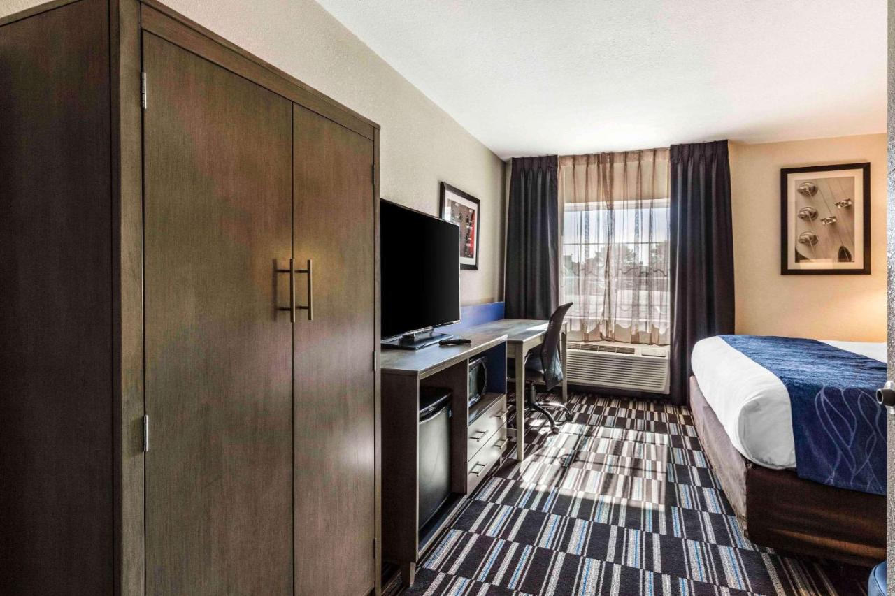 King Room - Disability Access/Non-Smoking at Comfort Inn Memphis Airport West