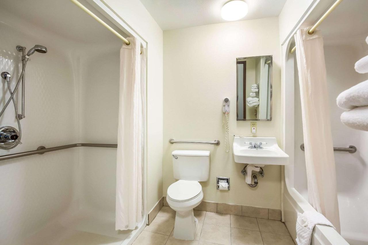 | Econo Lodge Inn & Suites Fairview Heights near I-64 St Louis