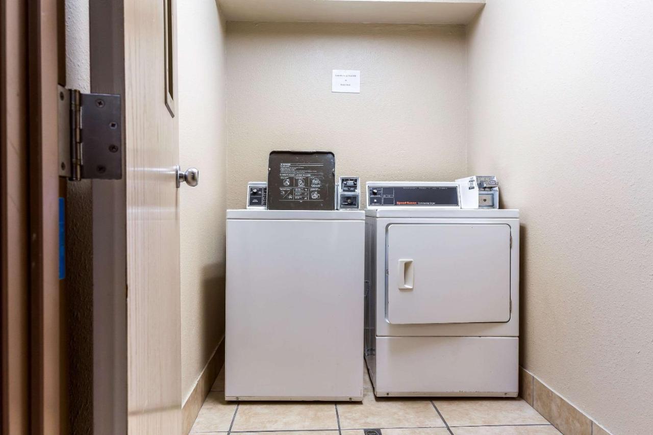 | Econo Lodge Inn & Suites Fairview Heights near I-64 St Louis