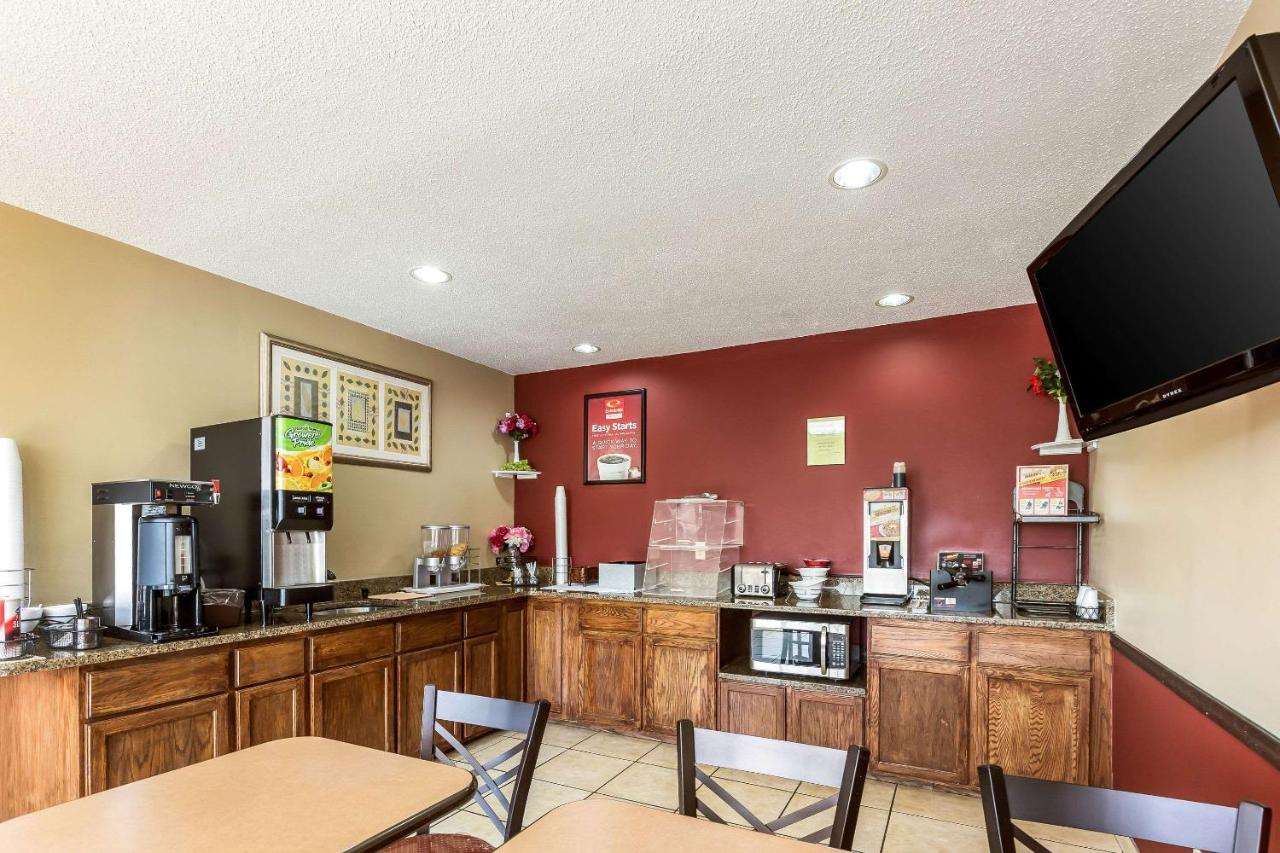 | Econo Lodge Inn & Suites Fairview Heights near I-64 St Louis