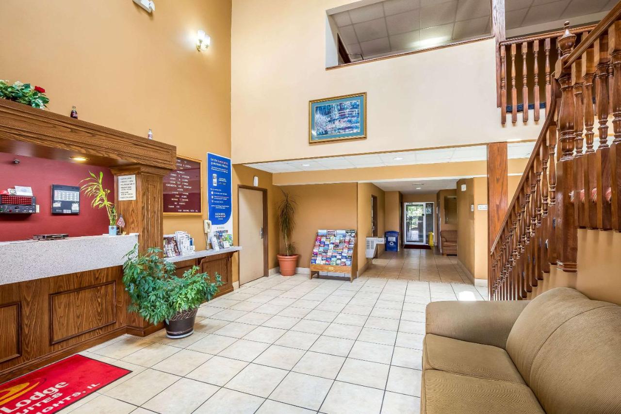 | Econo Lodge Inn & Suites Fairview Heights near I-64 St Louis