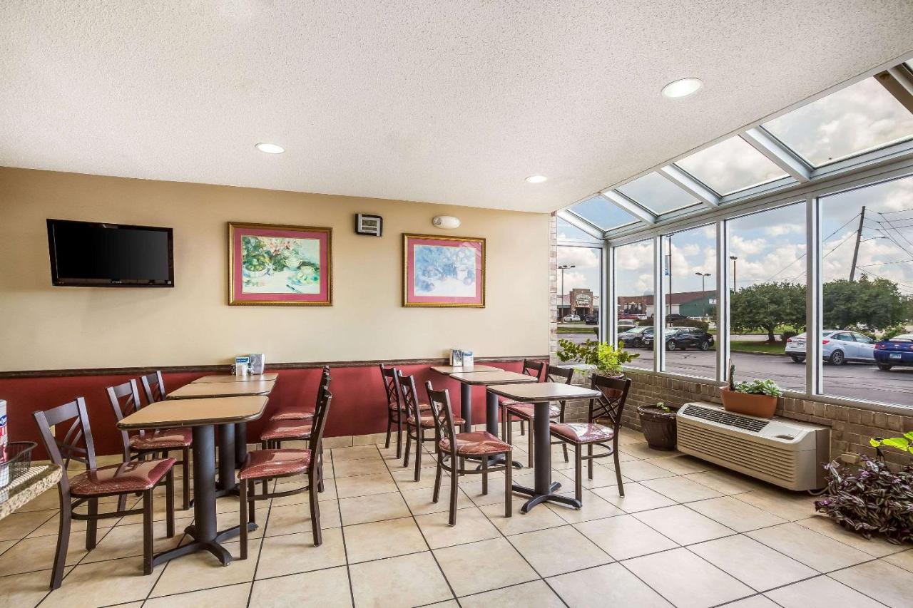 | Econo Lodge Inn & Suites Fairview Heights near I-64 St Louis