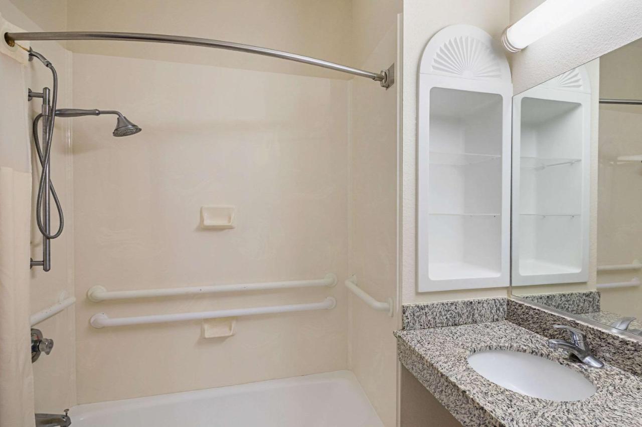 King Suite - Accessible/Non-Smoking at Quality Inn & Suites Lampasas