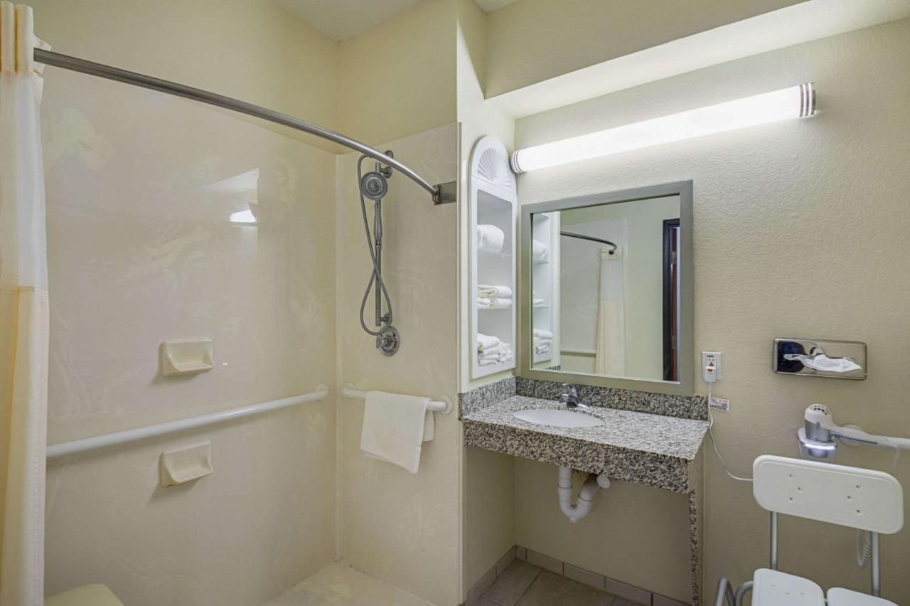 King Suite - Accessible/Non-Smoking at Quality Inn & Suites Lampasas
