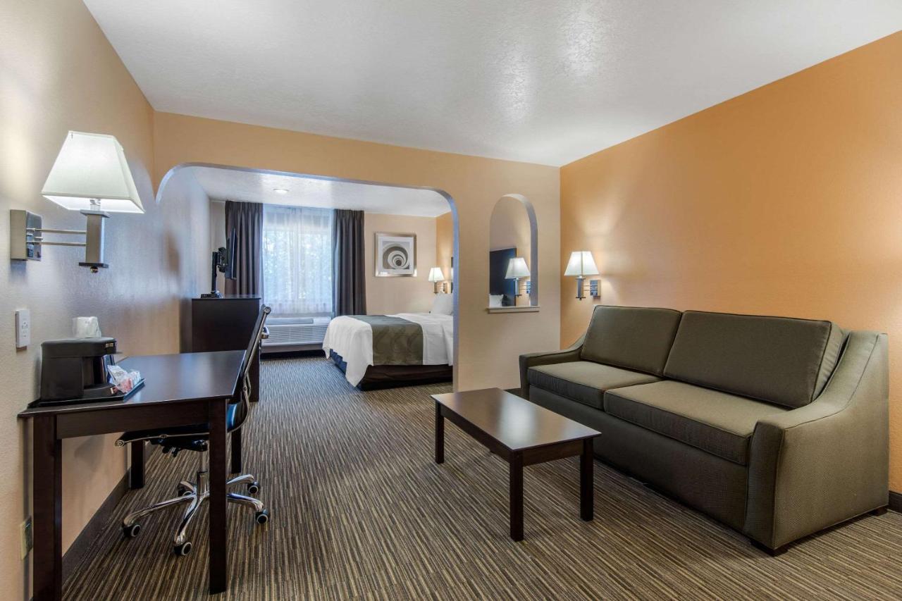 King Suite - Non-Smoking at Quality Inn & Suites Albuquerque North near Balloon Fiesta Park