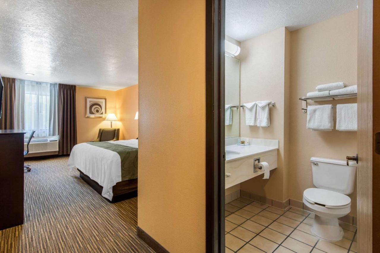 King Room - Smoking at Quality Inn & Suites Albuquerque North near Balloon Fiesta Park
