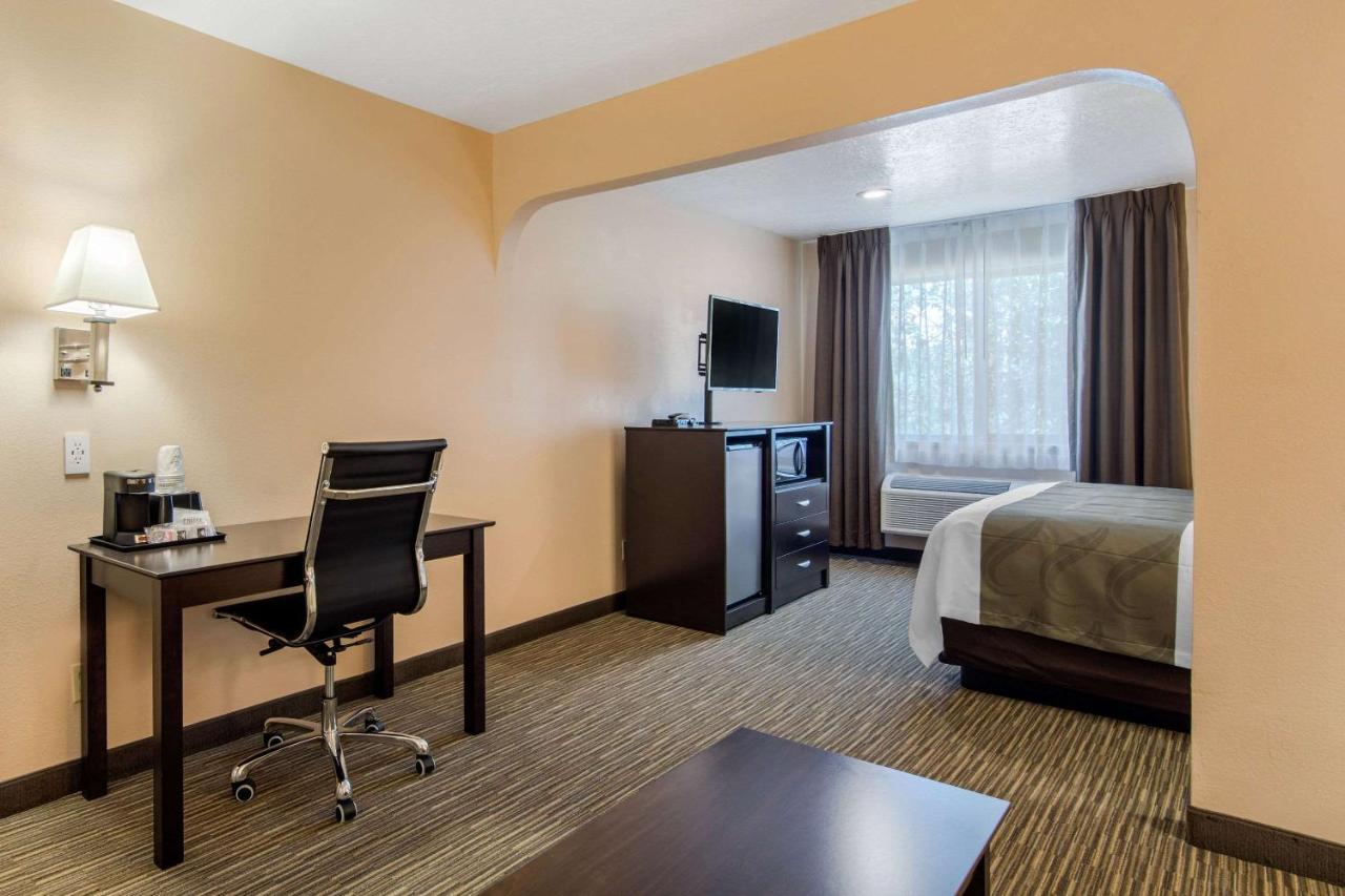 King Suite - Non-Smoking at Quality Inn & Suites Albuquerque North near Balloon Fiesta Park