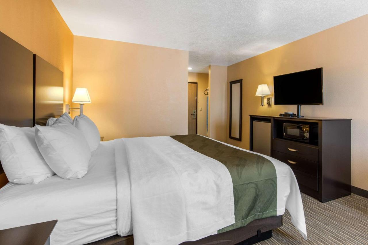 King Room - Smoking at Quality Inn & Suites Albuquerque North near Balloon Fiesta Park