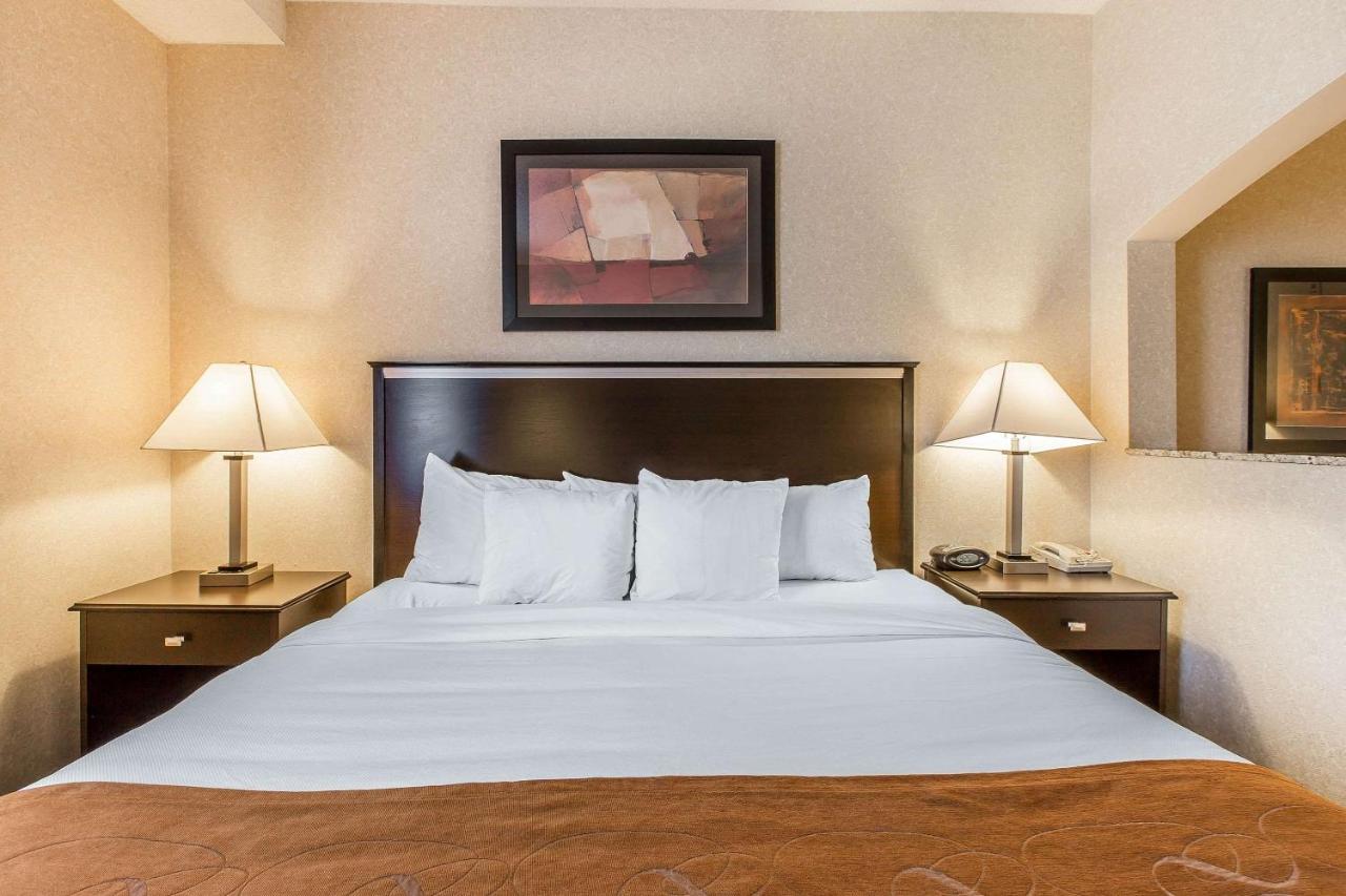 Efficiency Superior King Suite with Mountain View- Non-Smoking at Comfort Suites Summit County