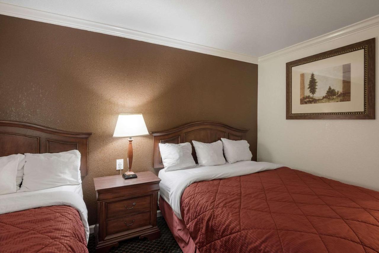 | 1st Interstate Inn