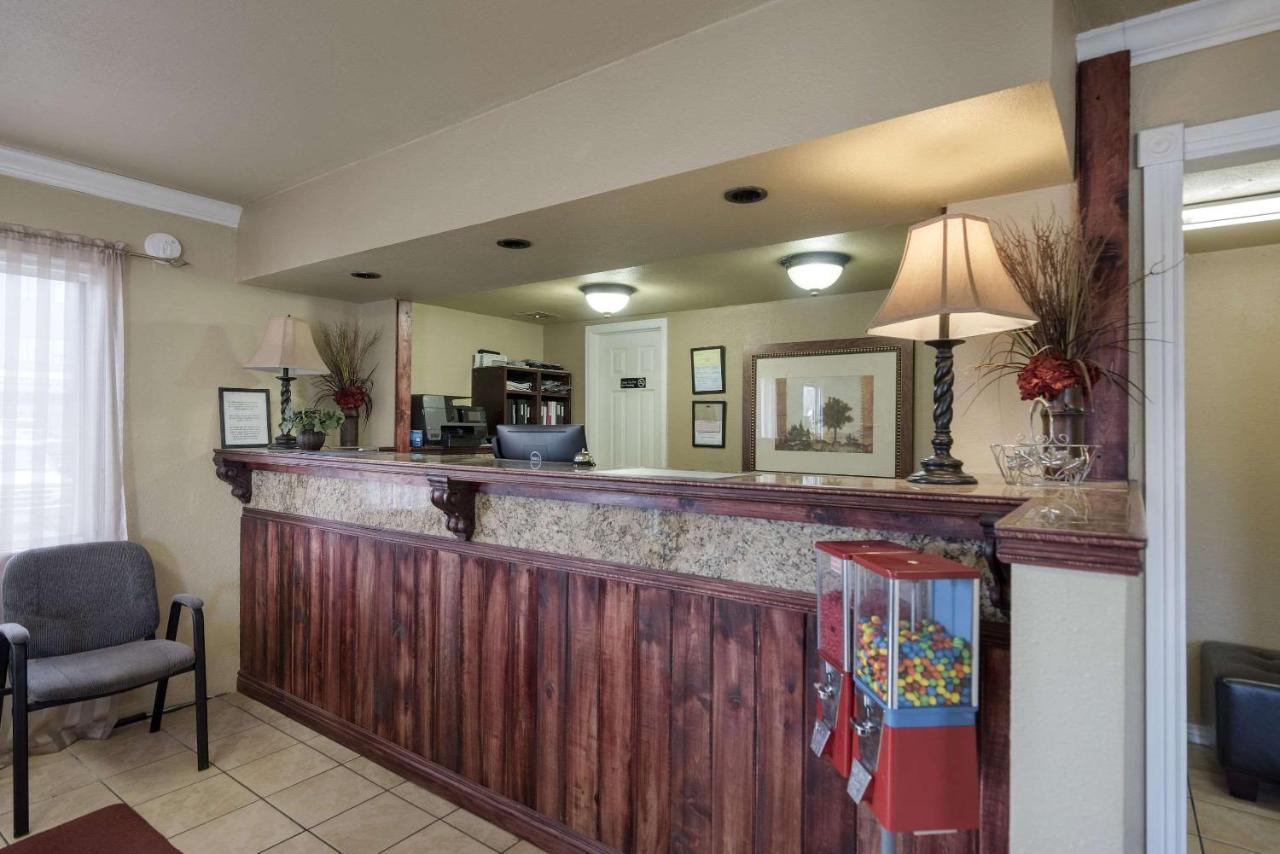 | 1st Interstate Inn