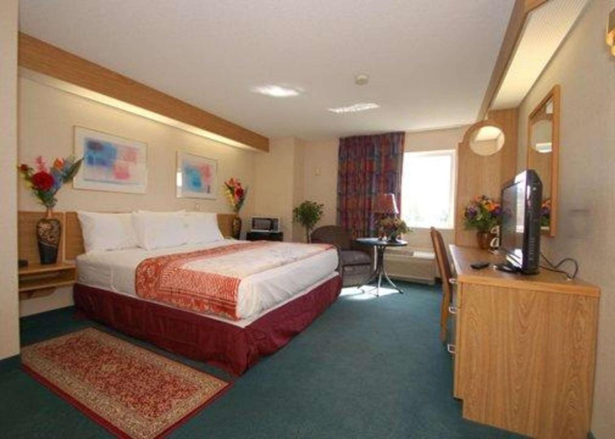 | Rodeway Inn Willington North