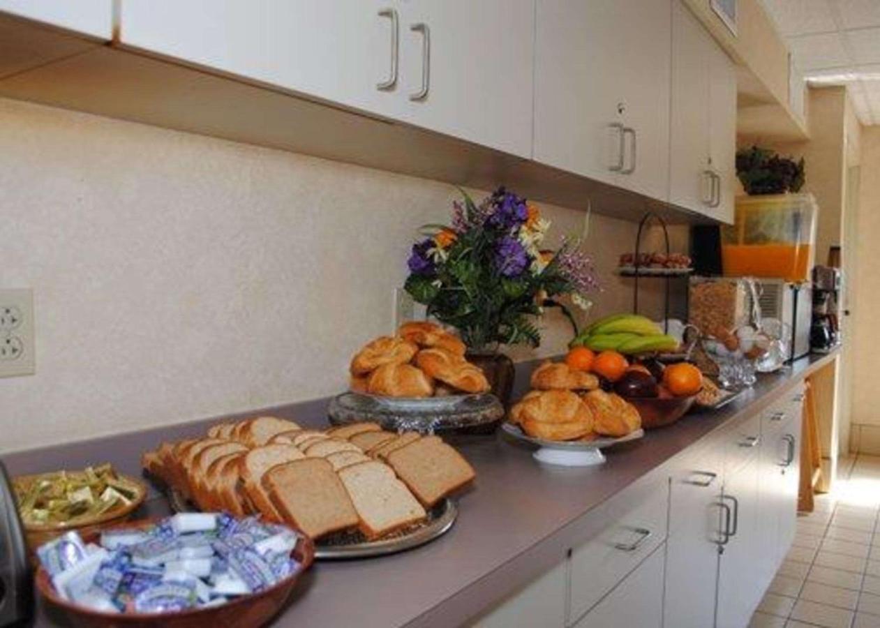 | Rodeway Inn Willington North