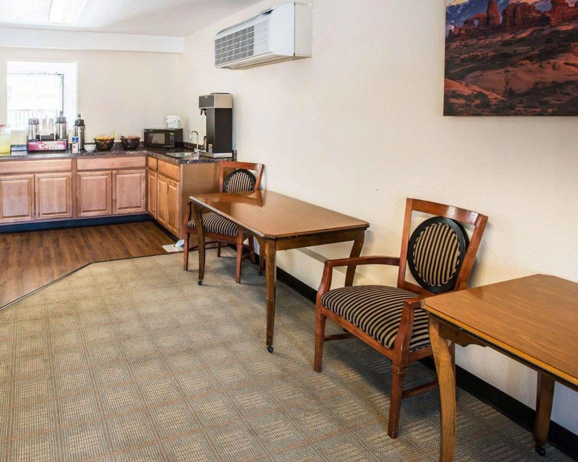 | Rodeway Inn Greeley