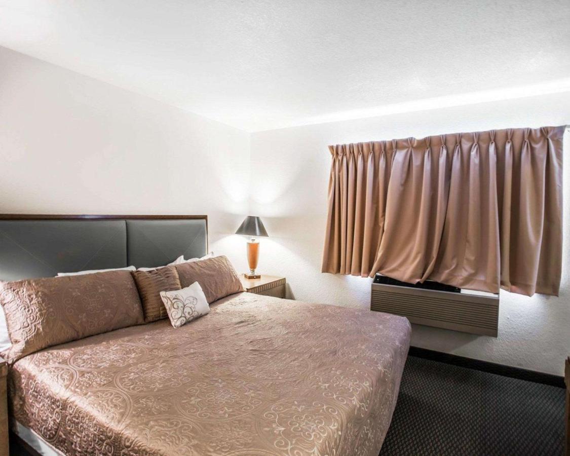 | Rodeway Inn Greeley