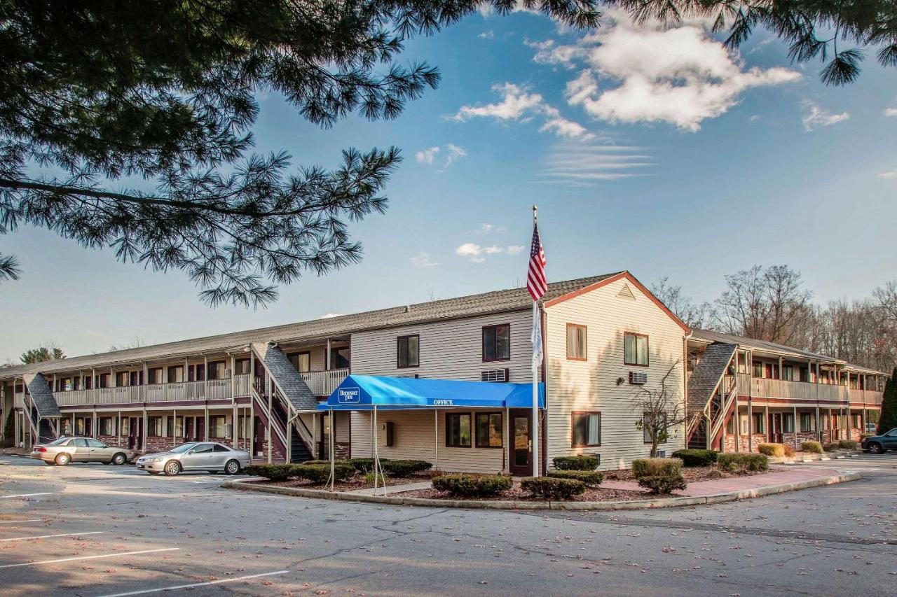 | Rodeway Inn Groton