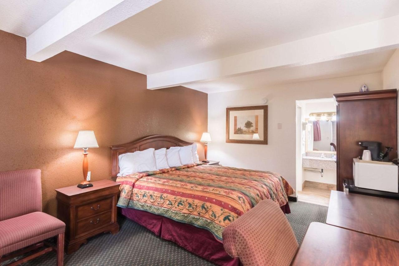 | 1st Interstate Inn Montrose