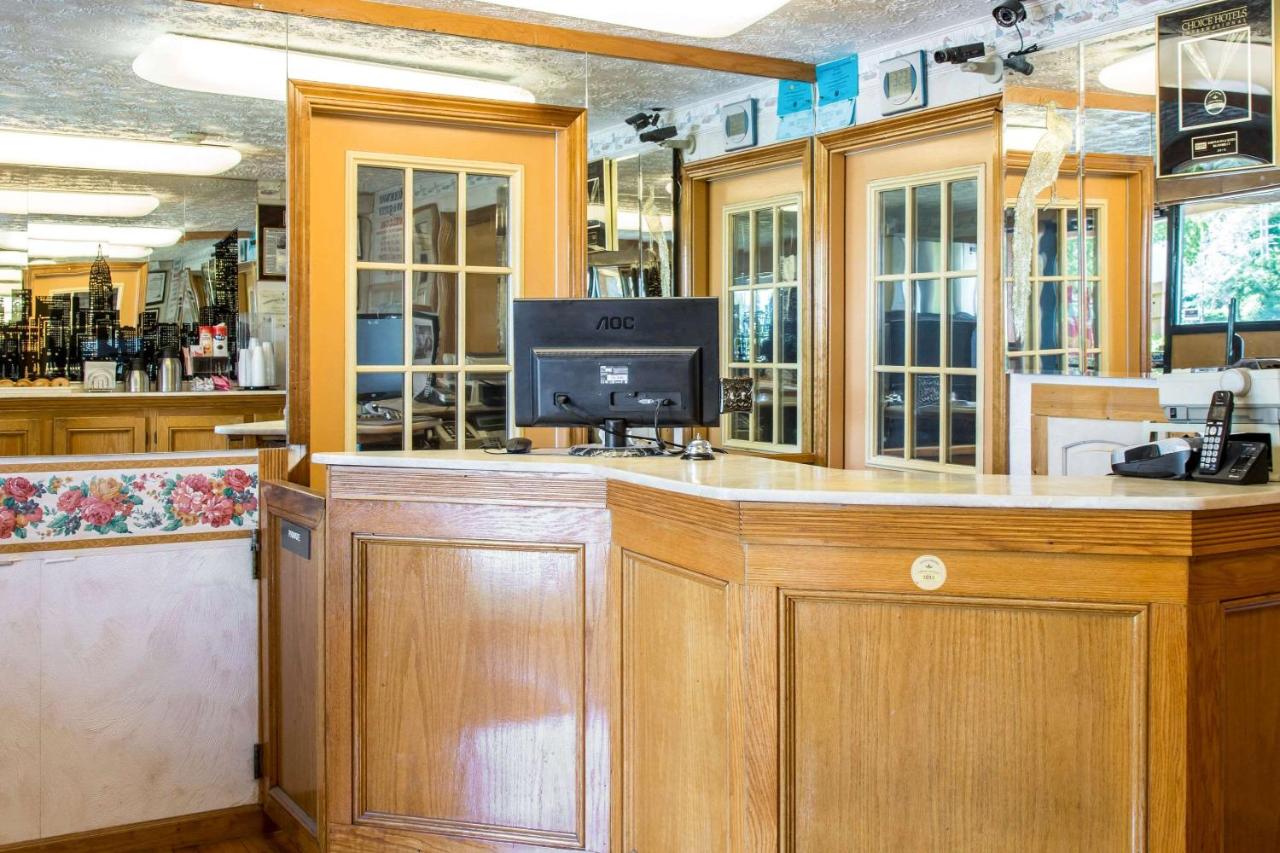 | Rodeway Inn & Suites Branford - Guilford