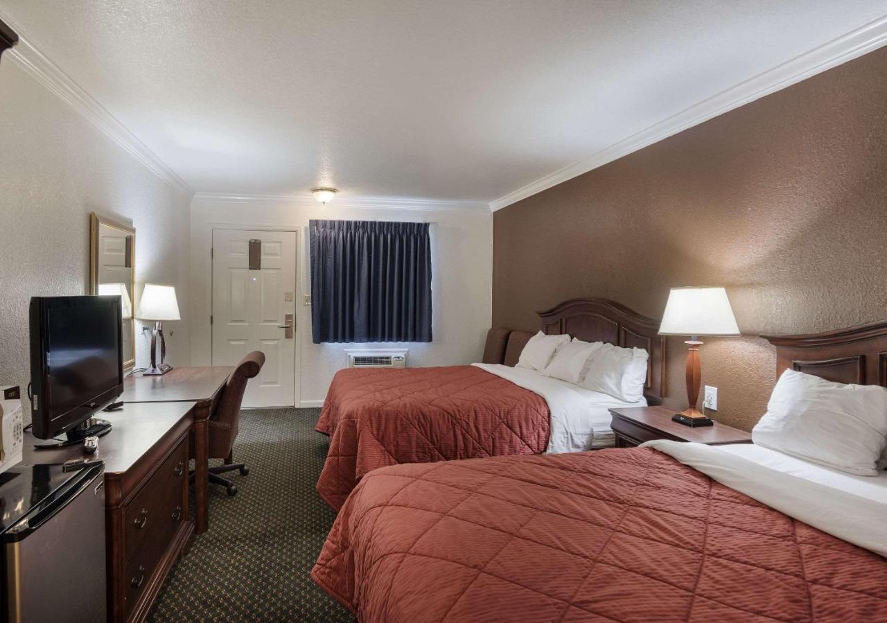 | 1st Interstate Inn