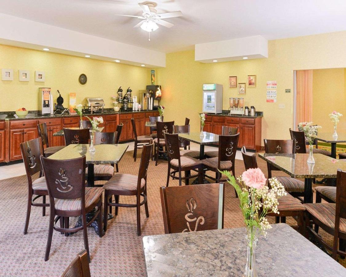| Quality Suites Stratford