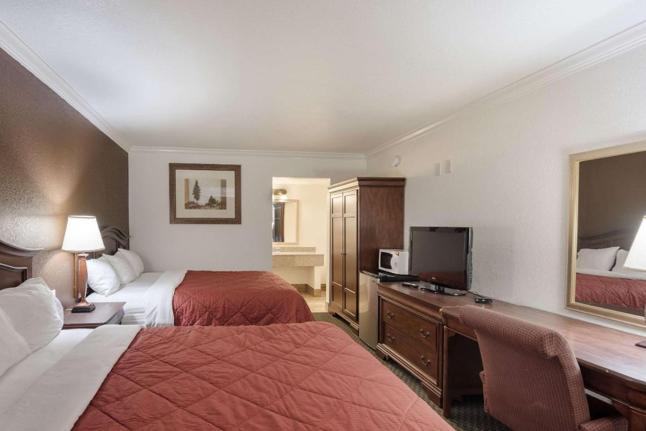 | 1st Interstate Inn