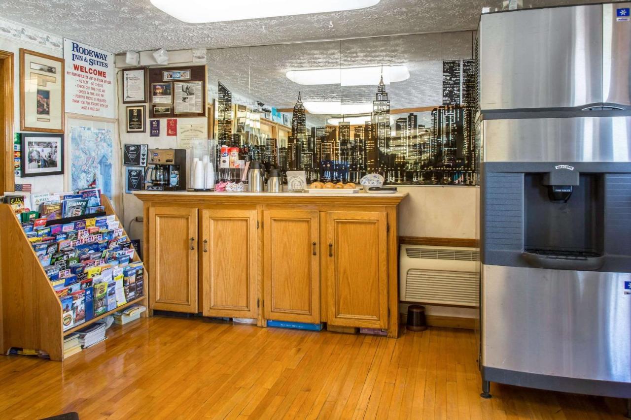 | Rodeway Inn & Suites Branford - Guilford