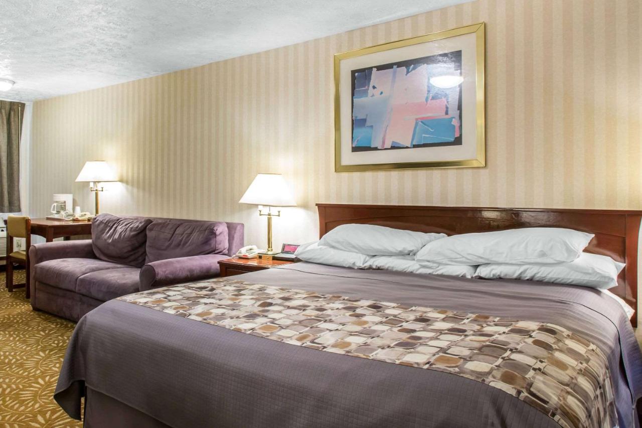 | Rodeway Inn & Suites Branford - Guilford